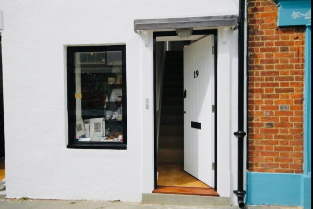 With Roof Terrace - Centre Of Yarmouth Apartment *