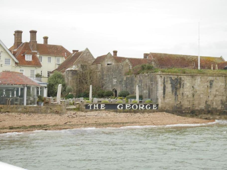 Apartment With Roof Terrace - Centre Of Yarmouth *